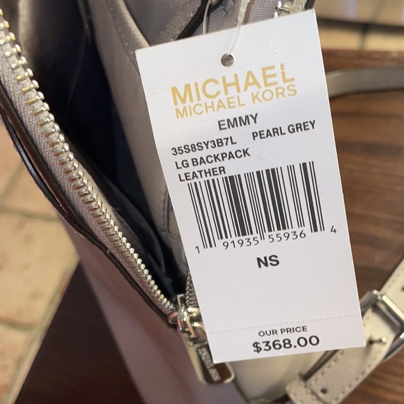 Michael Kors Emmy full size backpack- pearl grey - Picture 7 of 12